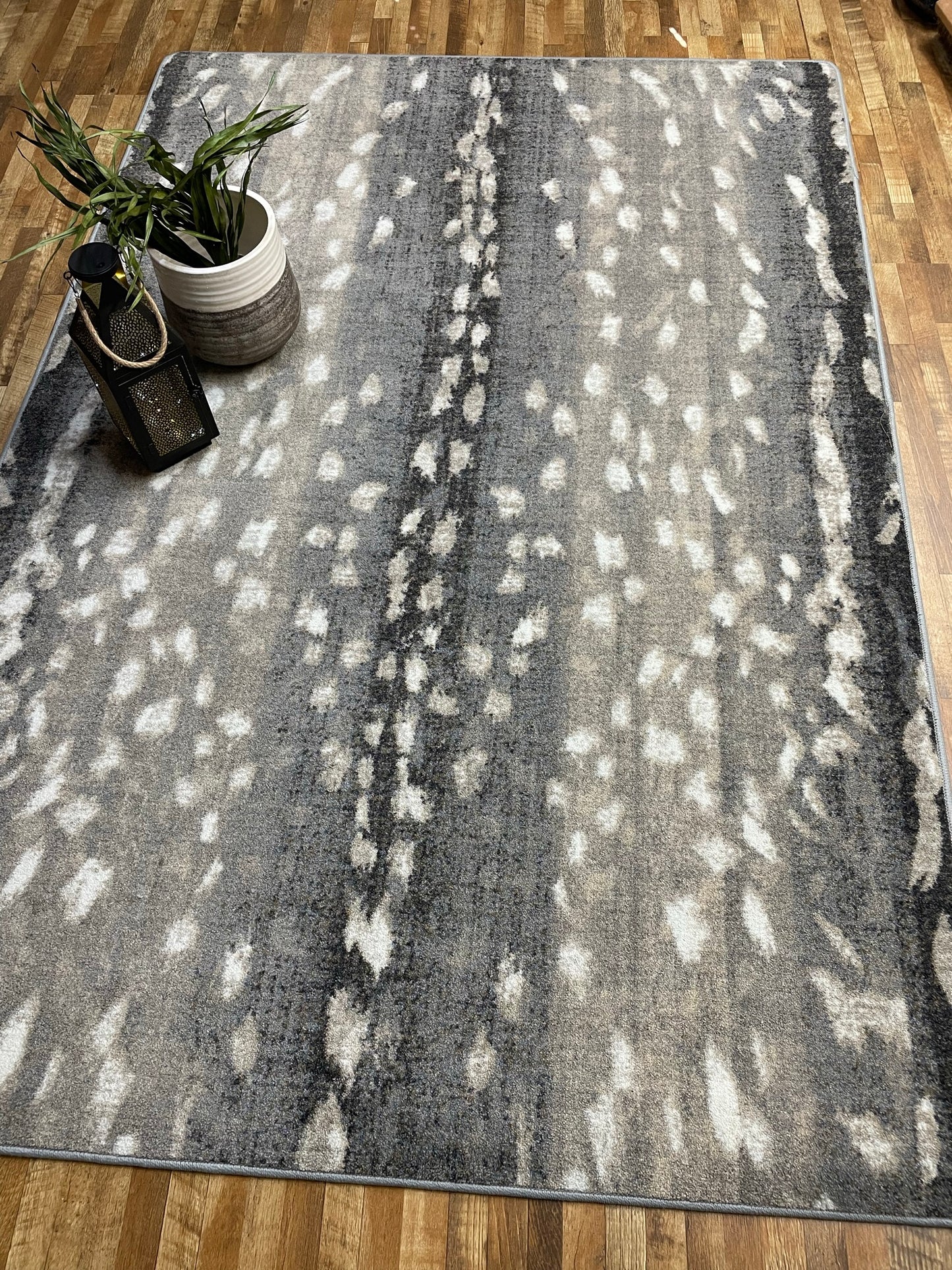 Mafaldi Axis Hide | Gray